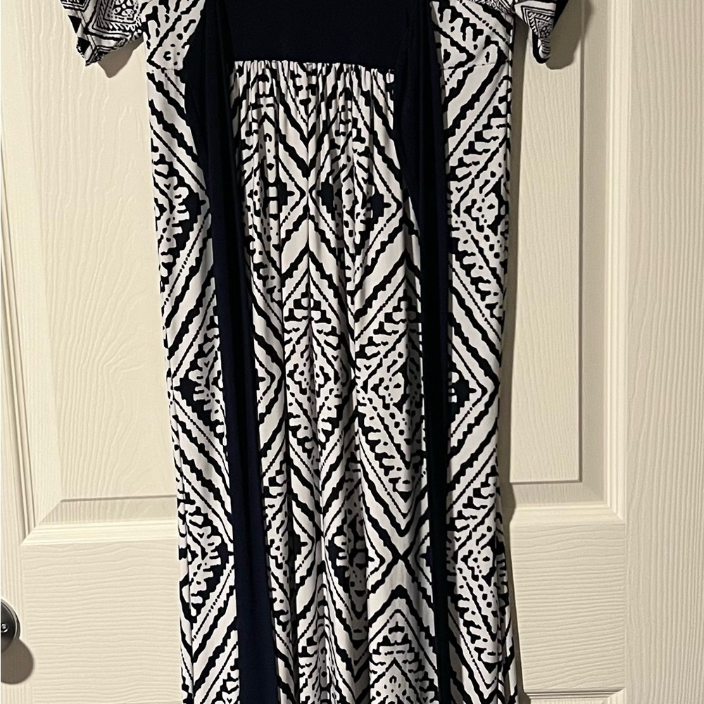 Stylish Blue and White Geometric Maxi Dress